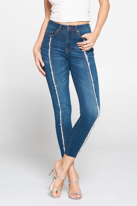 Mid-rise Jeans with Frayed Front